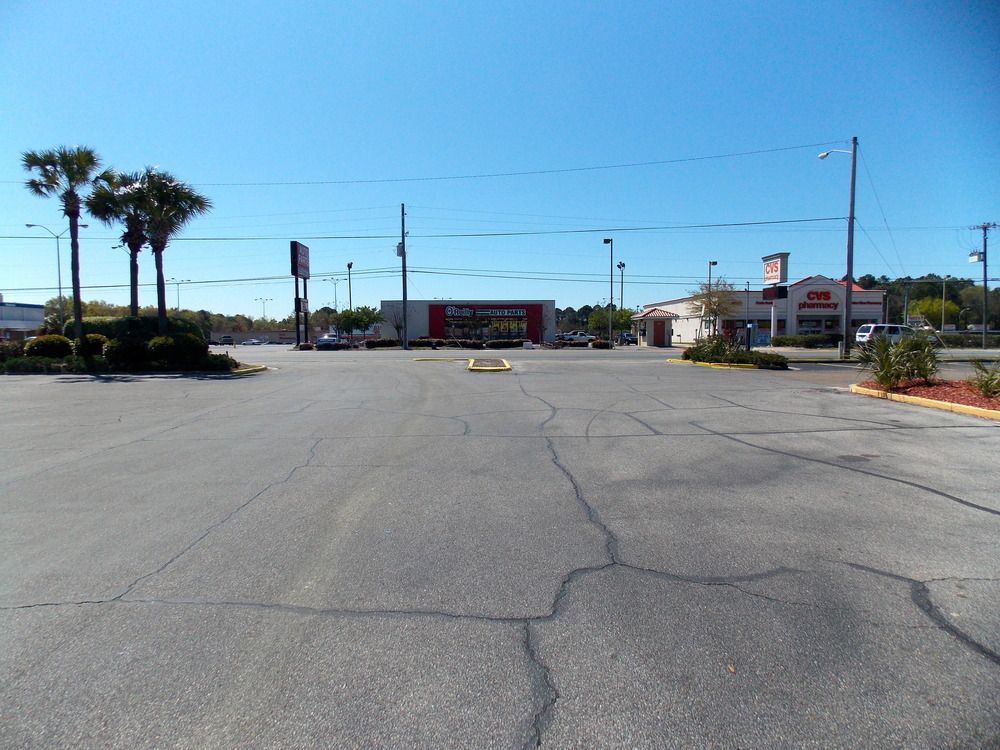 Panama Plaza: 1350 W 15th St, Panama City, FL 32401